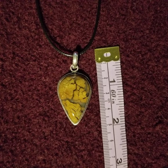 Golden brown moss agate pendant, silver plate on a black cord, artisan, new - Picture 3 of 4